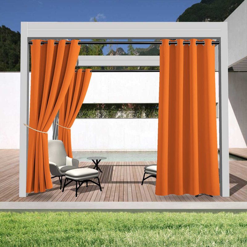 Rideau occultant thermique extérieur orange pour pergola et terrasse.
